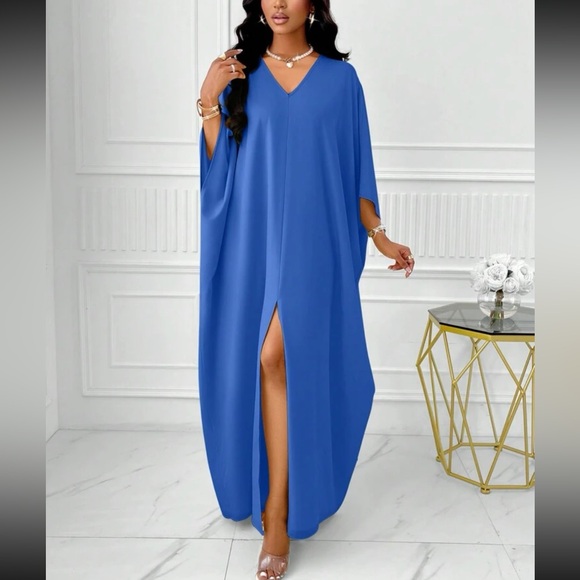 Dresses & Skirts - Luxe batwing sleeve V neck slit front khaftan dress